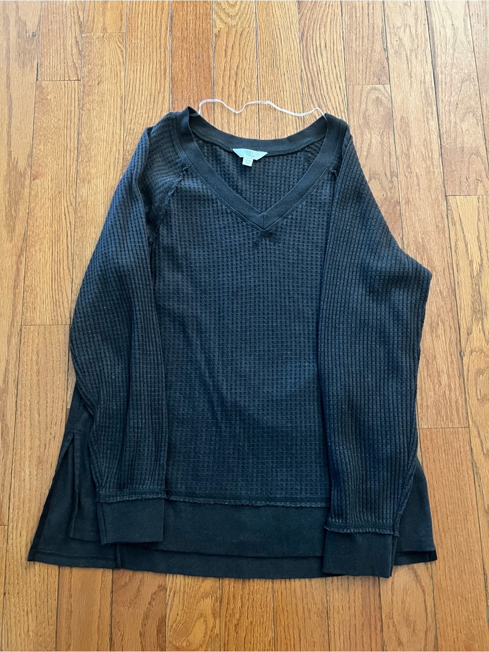 Time and Tru Black Waffle V-Neck Long Sleeve Top